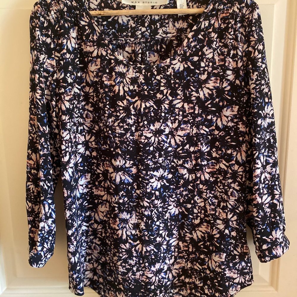 Patterned 3/4 length sleeve blouse